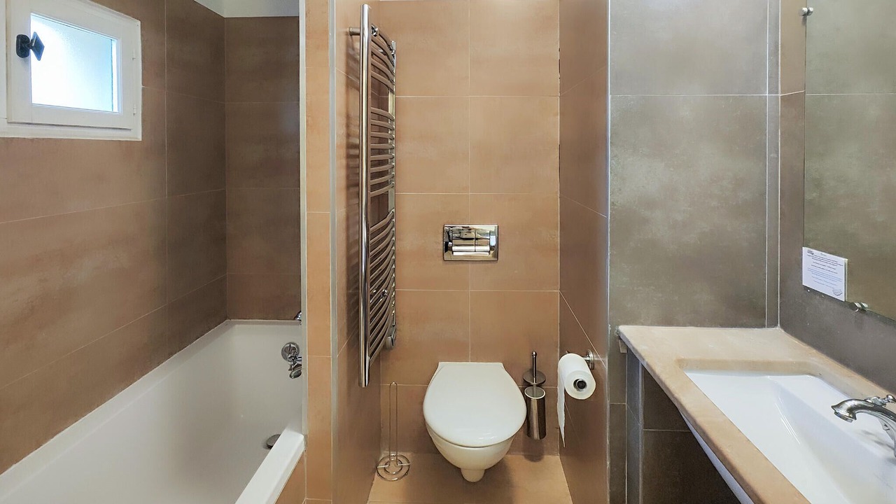 Photo of Bathroom in Saint-Laurent-de-la-Cabrerisse
