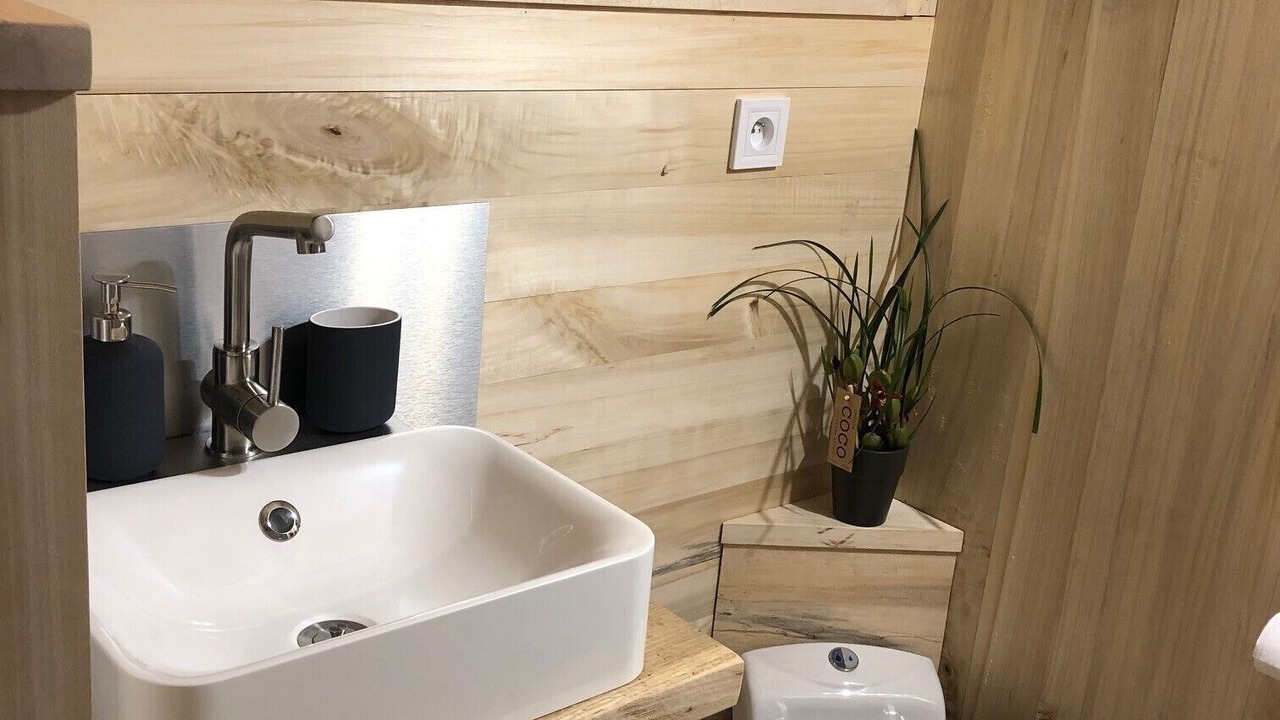 Photo of Bathroom in Livernon