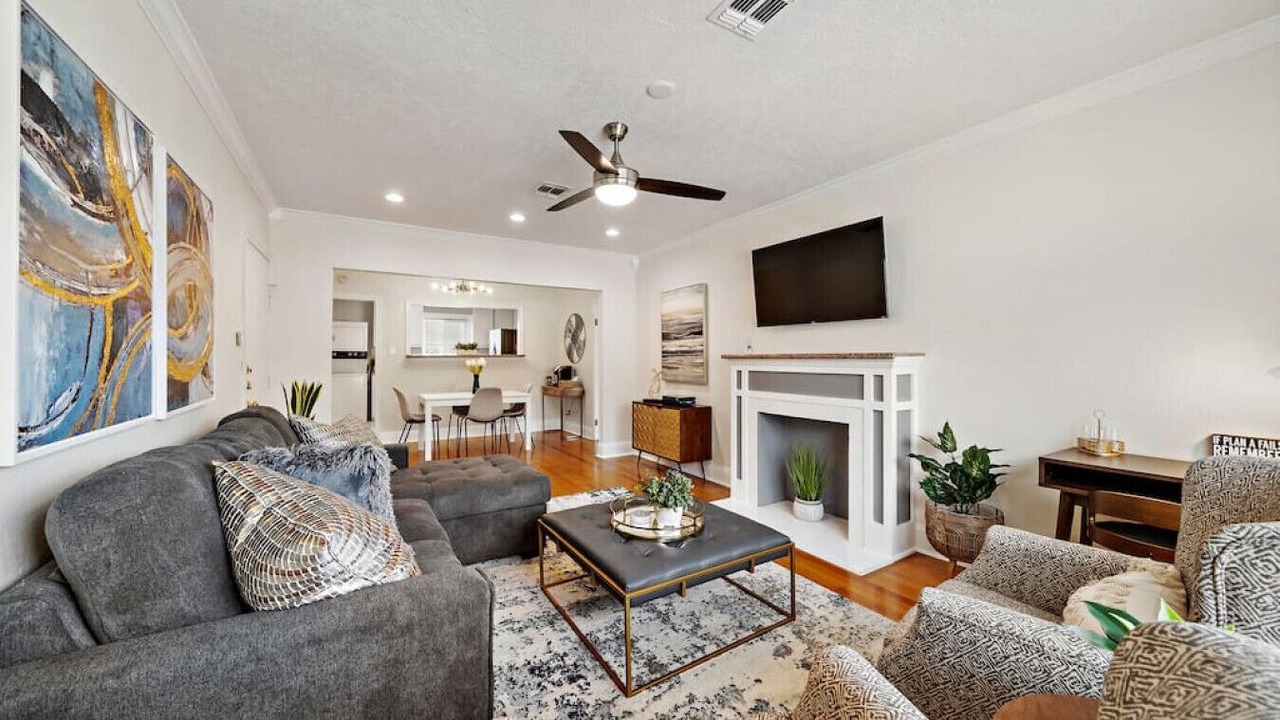 Photo of Livingroom in South Central Houston
