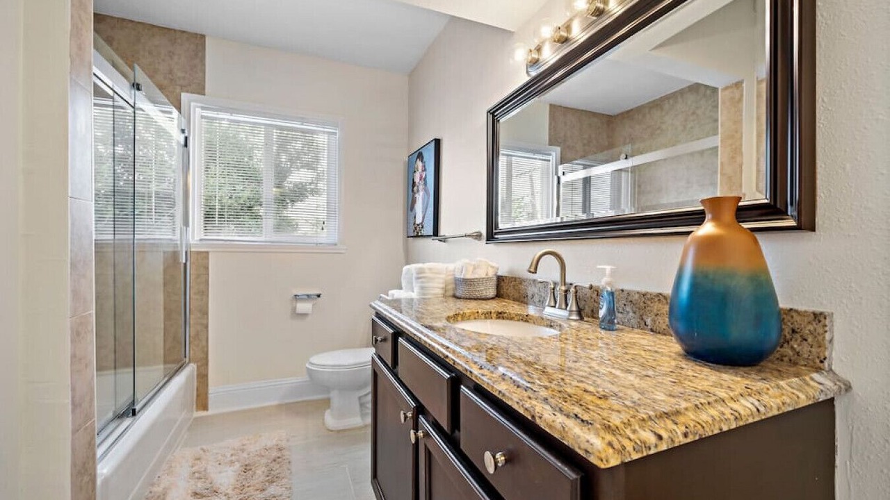 Photo of Bathroom in South Central Houston