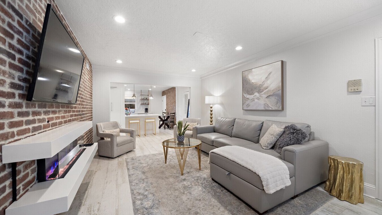 Photo of Livingroom in South Central Houston