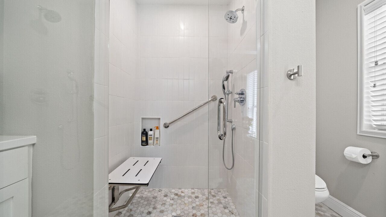 Photo of Bathroom in South Central Houston