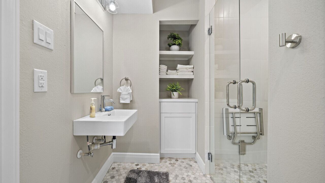 Photo of Bathroom in South Central Houston