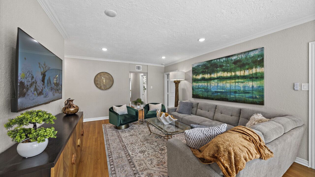 Photo of Livingroom in South Central Houston