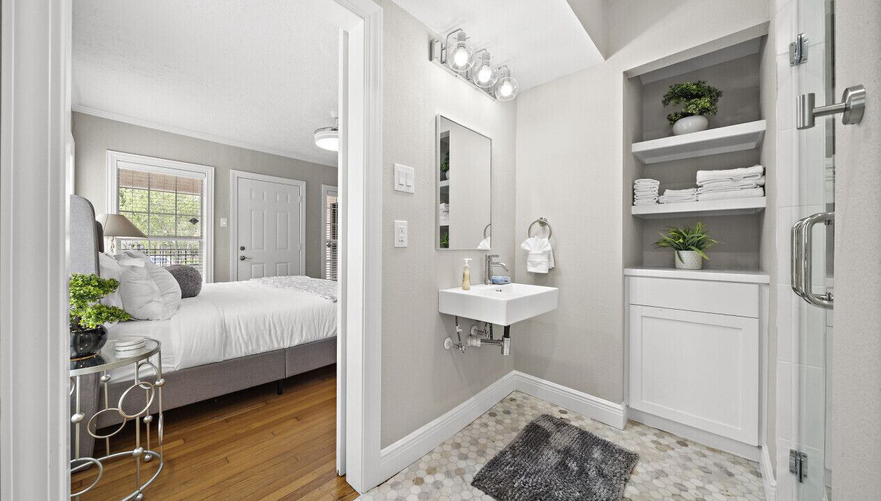 Photo of Bathroom in South Central Houston