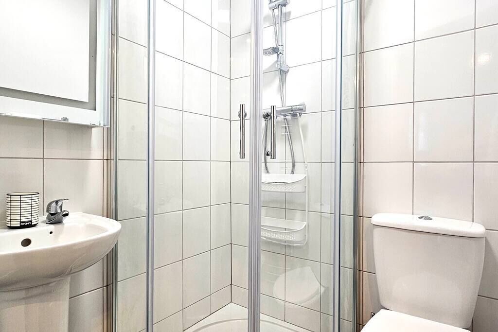 Photo of Bathroom in Cathays