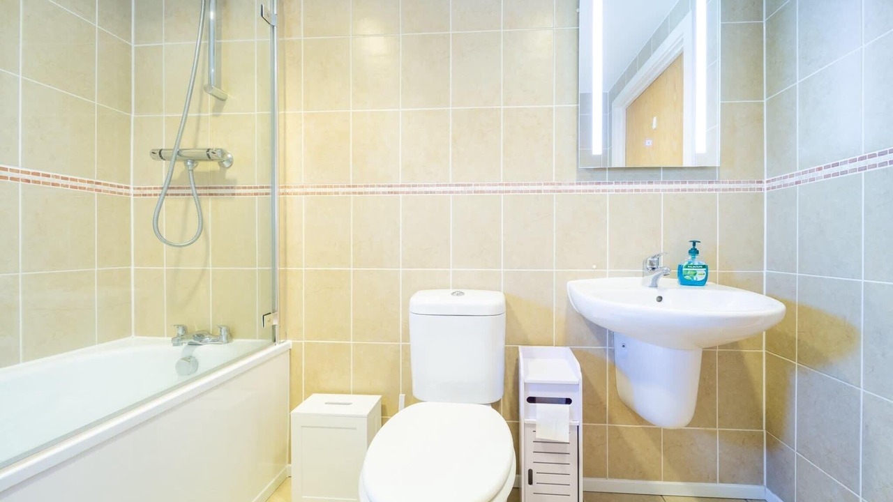 Photo of Bathroom in Lusty Glaze