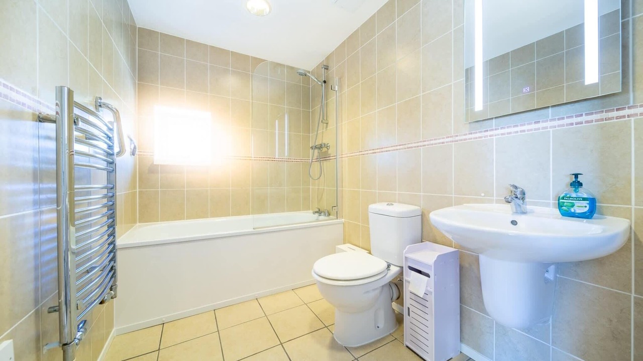Photo of Bathroom in Lusty Glaze