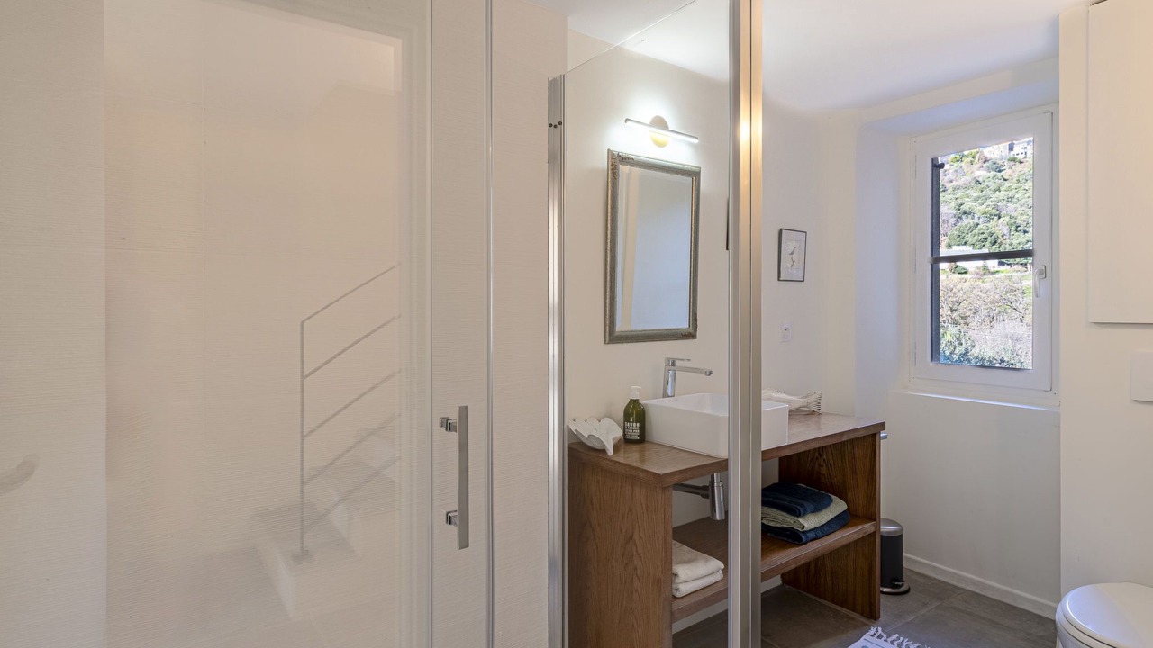 Photo of Bathroom in San-Giuliano