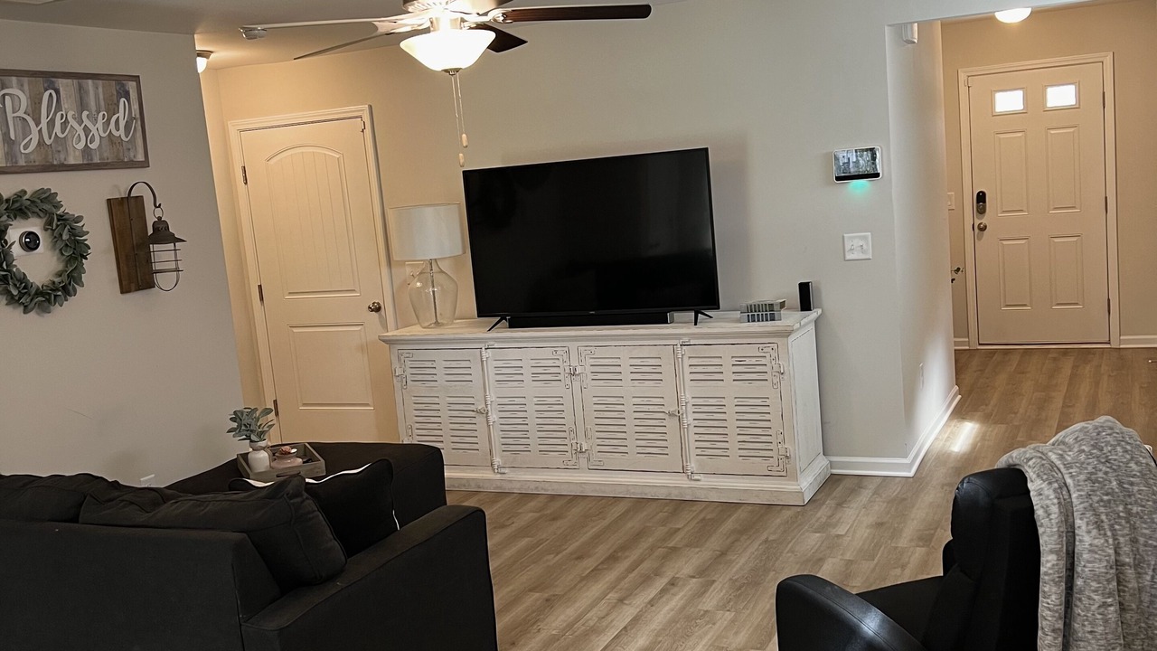 Photo of Livingroom in Pendleton