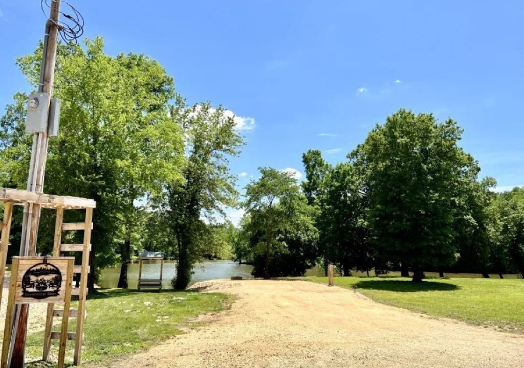 Photo of Outdoor in Flatwoods