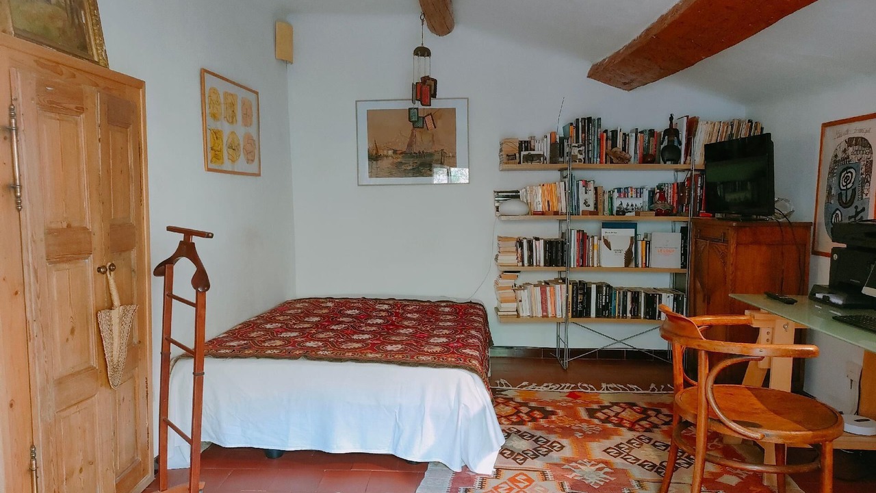 Photo of Bedroom in Chateauneuf-le-Rouge