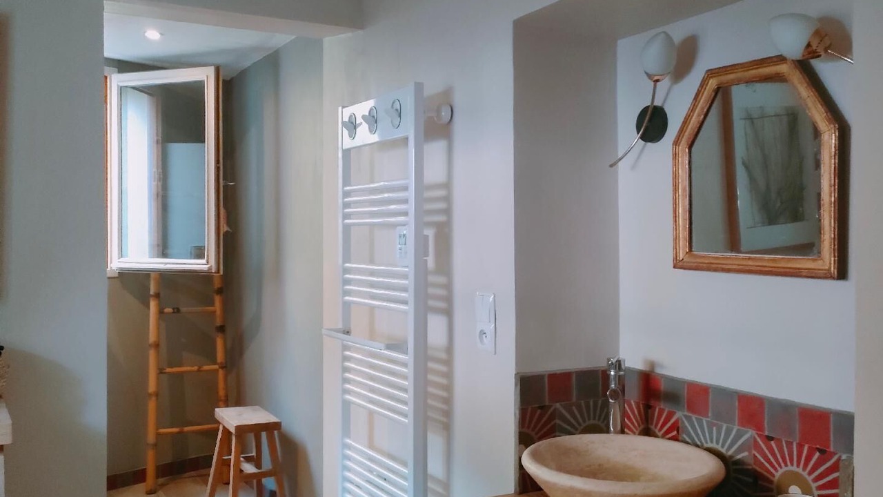 Photo of Others in Chateauneuf-le-Rouge