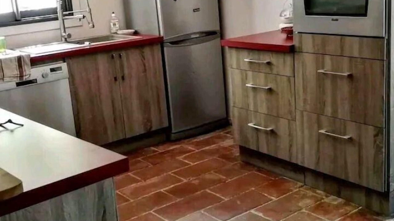 Photo of Kitchen in Chateauneuf-le-Rouge