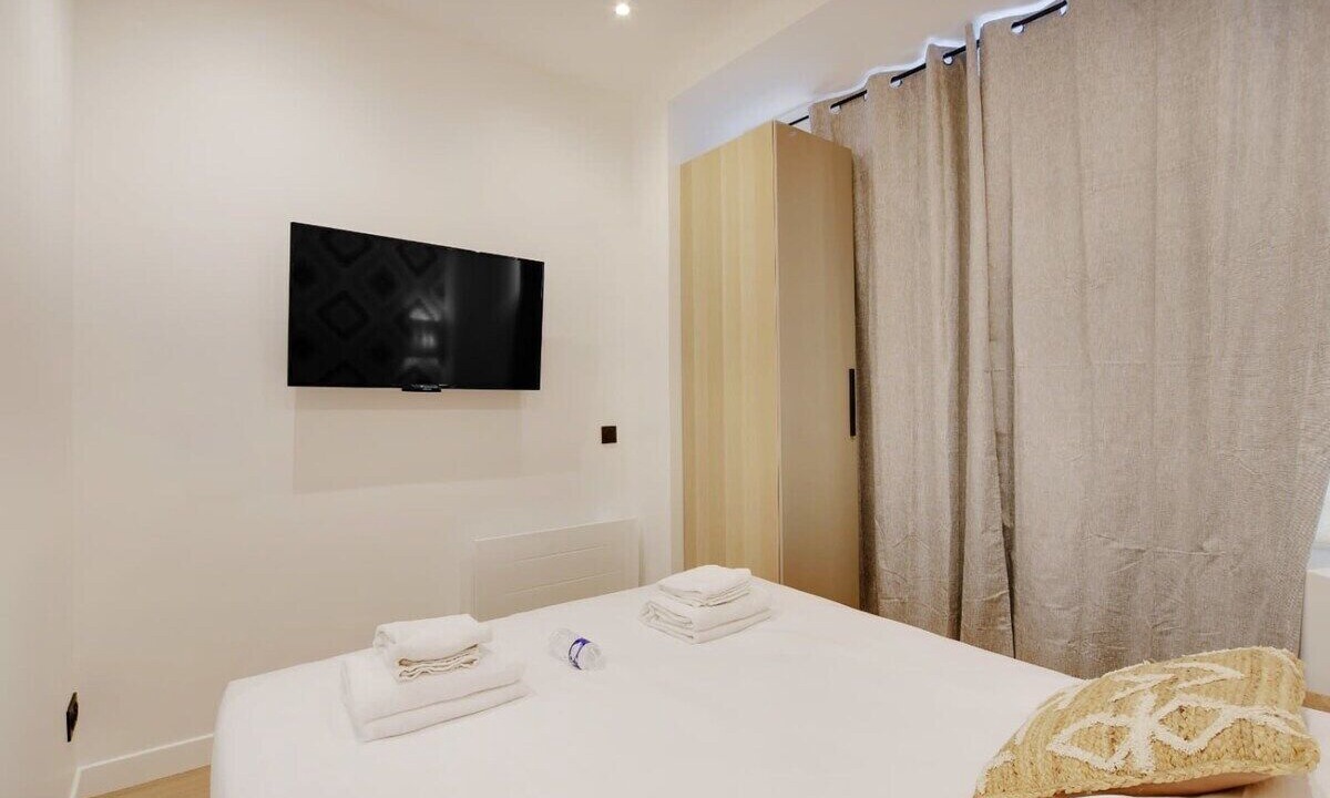 Photo of Bedroom in Quartier de la Salpetriere