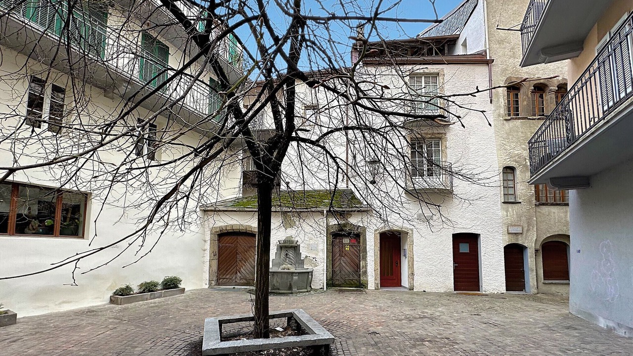 Photo of Others in Sion