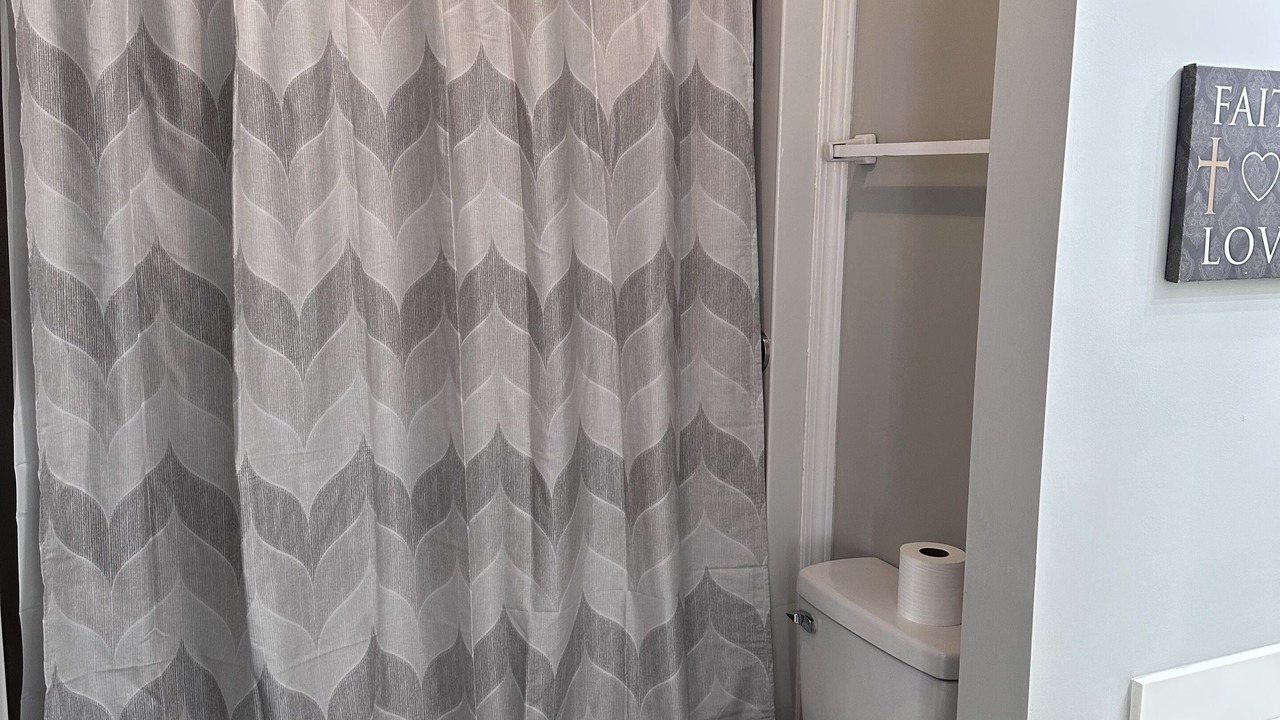 Photo of Bathroom in Glennville