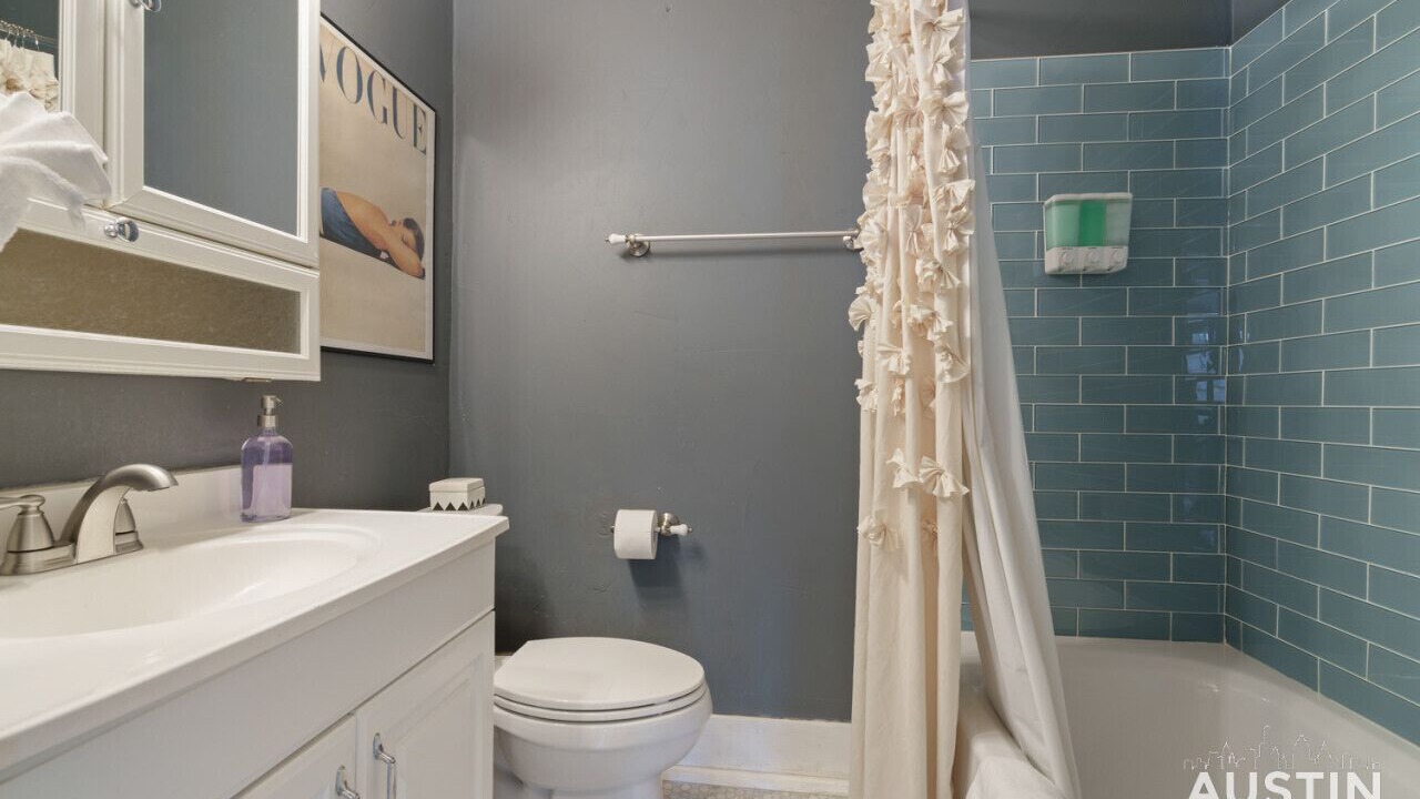 Photo of Bathroom in North Loop