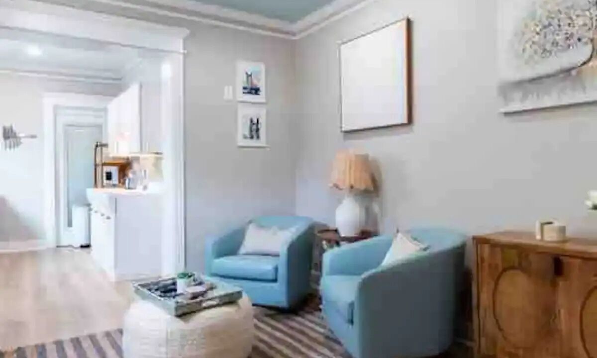 Photo of Livingroom in New Albany