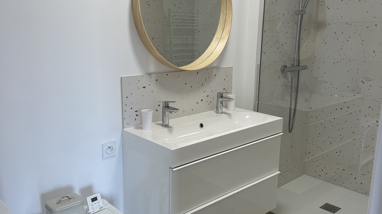 Photo of Bathroom in Sainte-Maxime City Centre