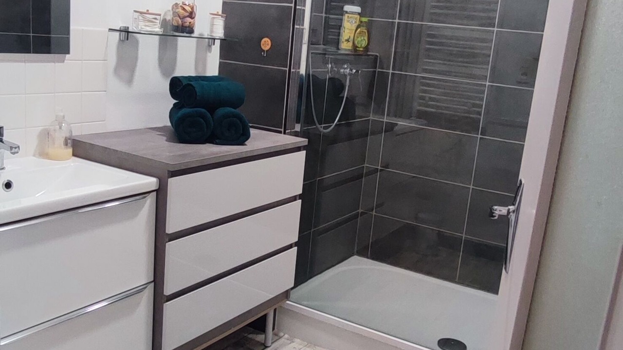 Photo of Bathroom in Montceau-les-Mines