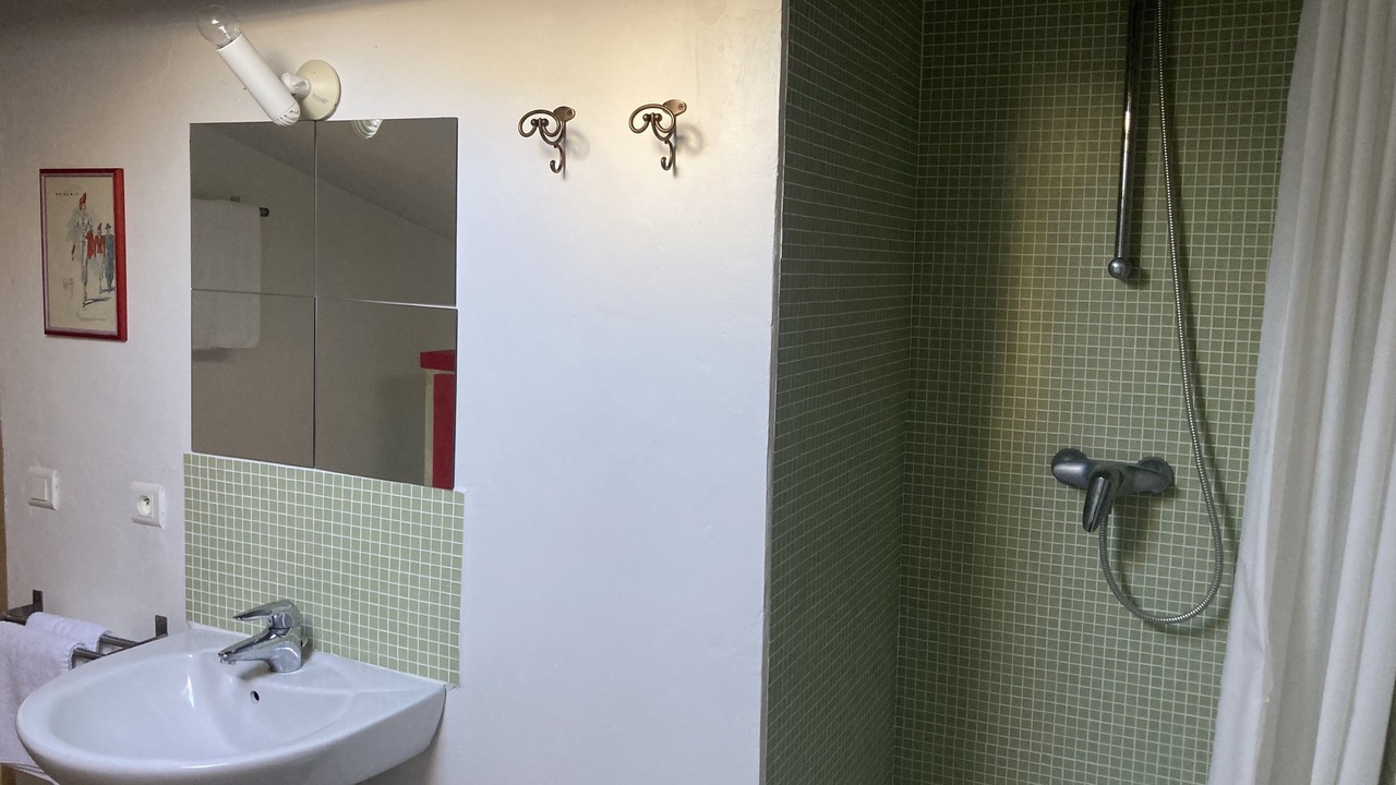 Photo of Bathroom in Saignon