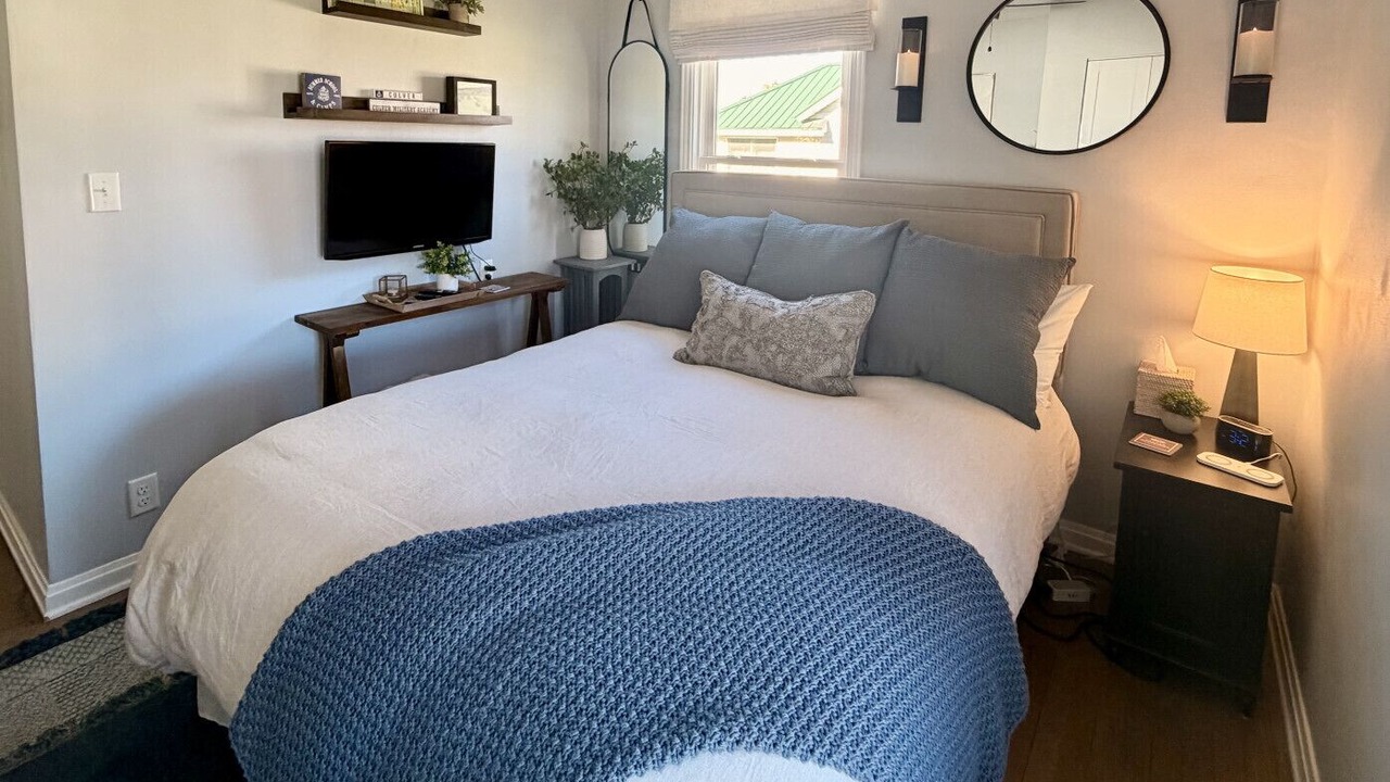 Photo of Bedroom in Culver