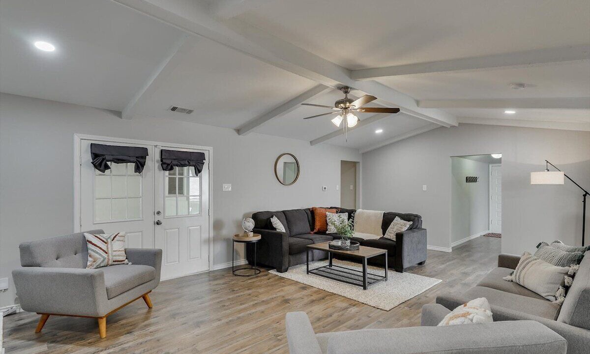 Photo of Livingroom in Buckner Terrace - Everglade Park