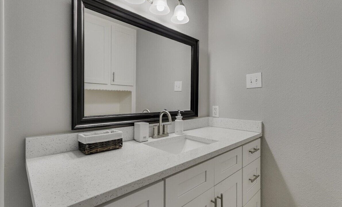 Photo of Bathroom in Buckner Terrace - Everglade Park
