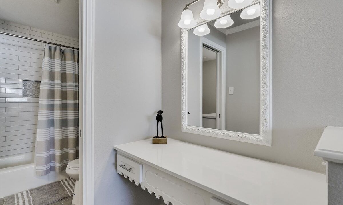 Photo of Bathroom in Buckner Terrace - Everglade Park