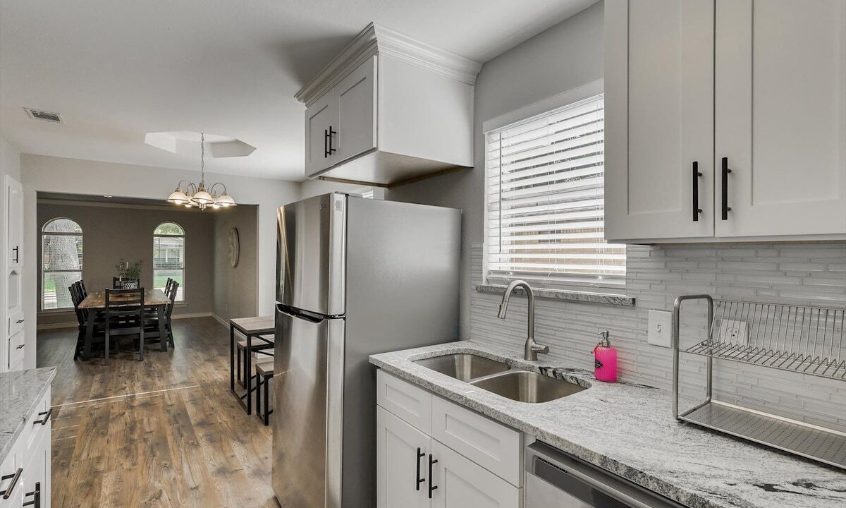 Photo of Kitchen in Buckner Terrace - Everglade Park