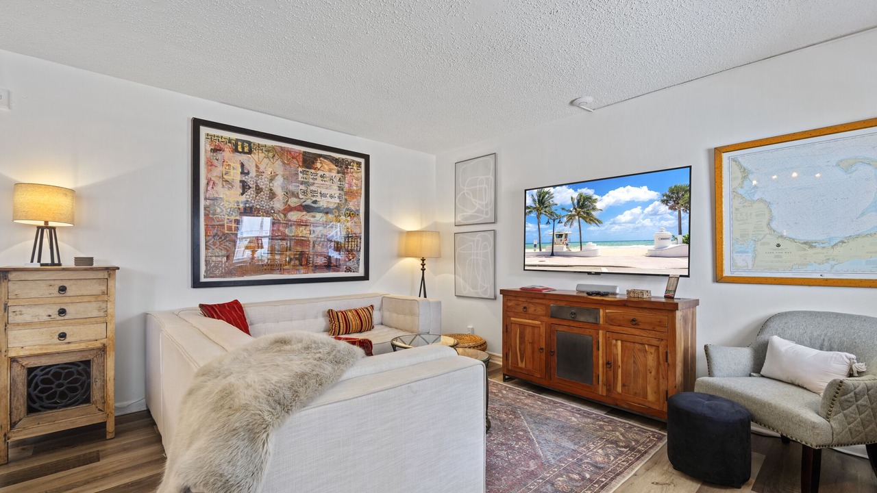 Photo of Livingroom in Central Beach