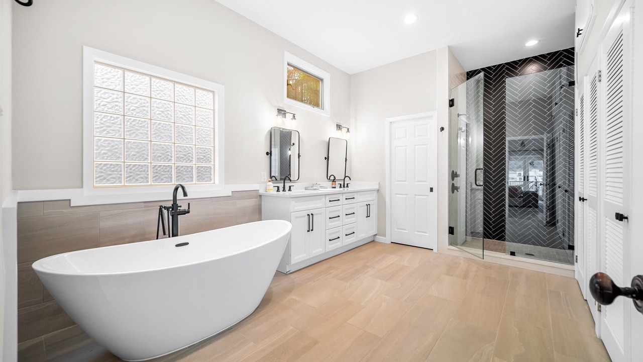 Photo of Bathroom in Lakeshore Addition