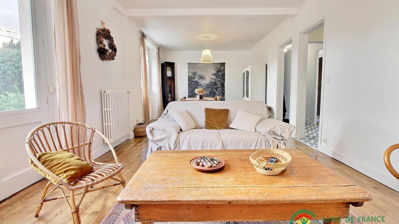 Photo of Livingroom in Locoal-Mendon