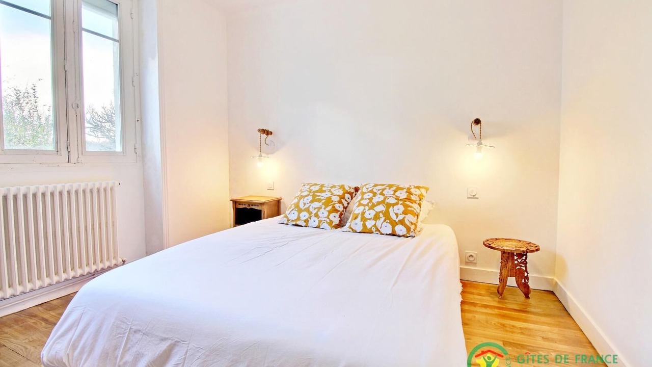 Photo of Bedroom in Locoal-Mendon