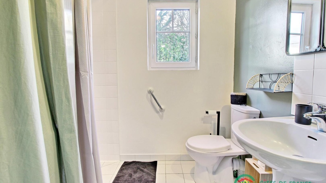 Photo of Bathroom in Locoal-Mendon