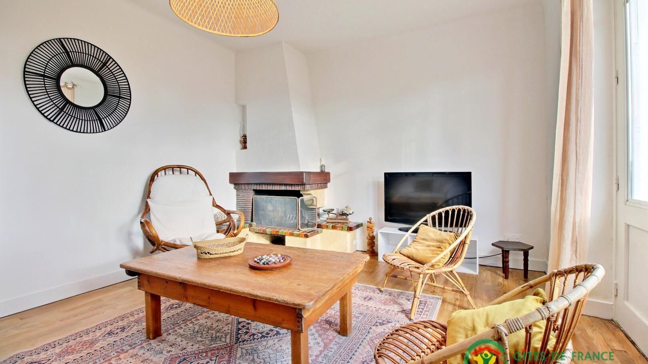 Photo of Livingroom in Locoal-Mendon