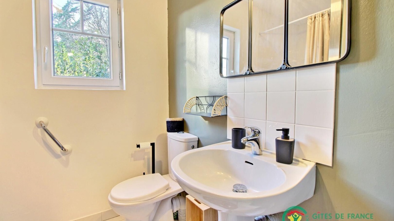 Photo of Bathroom in Locoal-Mendon