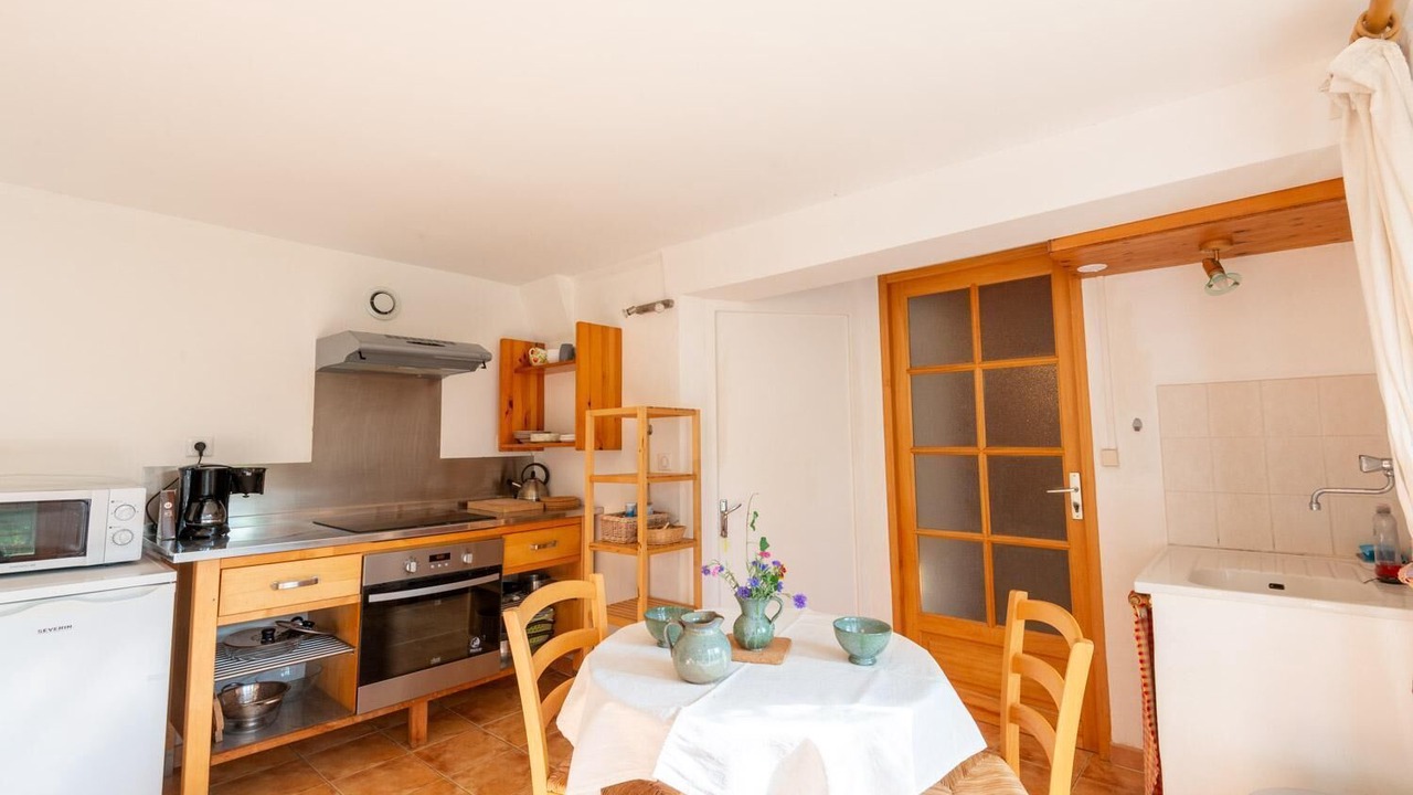 Photo of Kitchen in Saint-Pierre-des-Tripiers