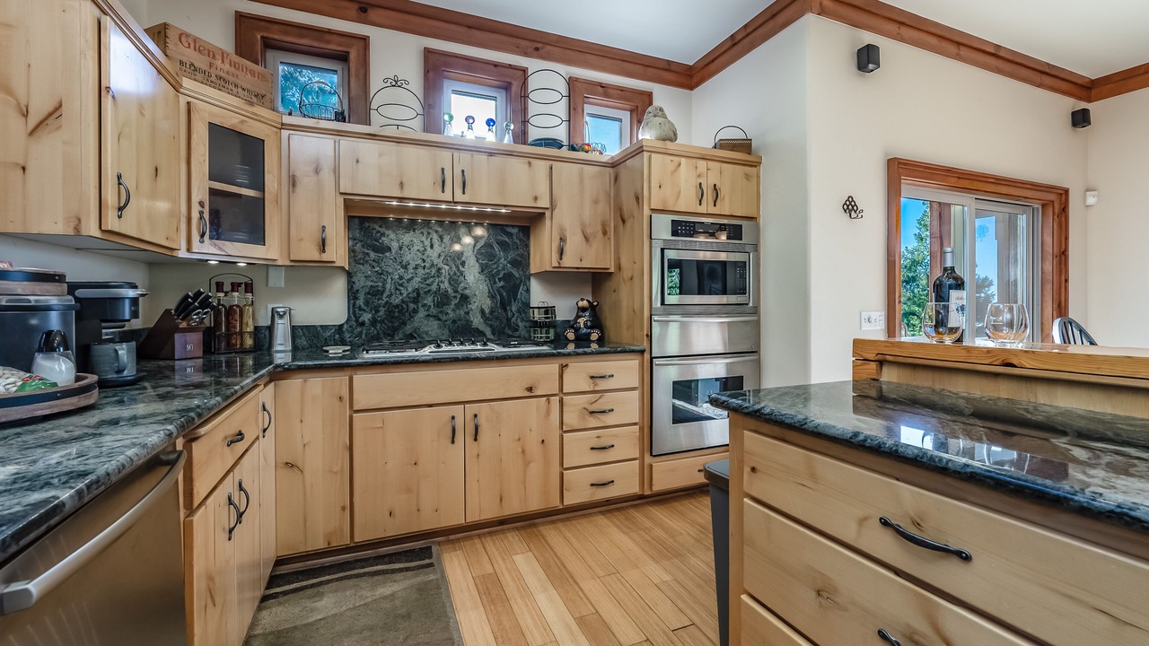 Photo of Kitchen in Shaver Lake