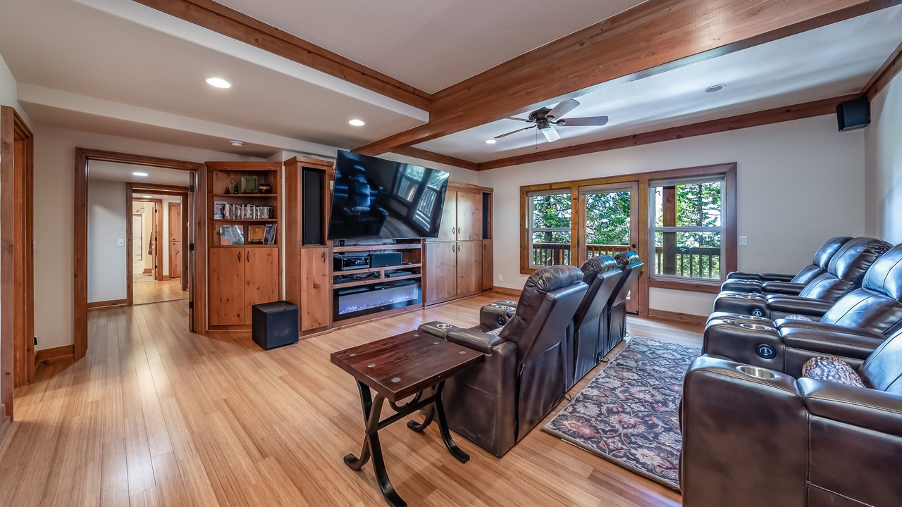 Photo of Livingroom in Shaver Lake