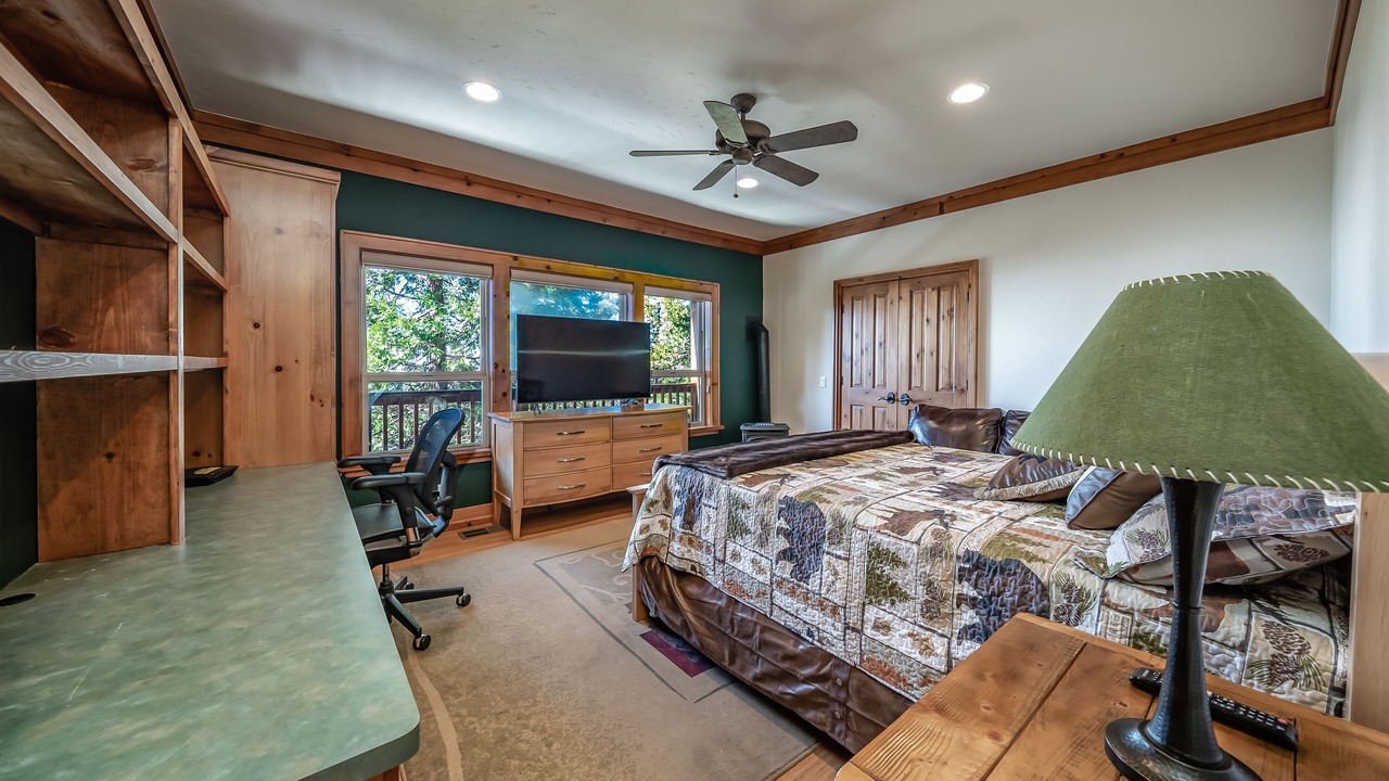 Photo of Bedroom in Shaver Lake