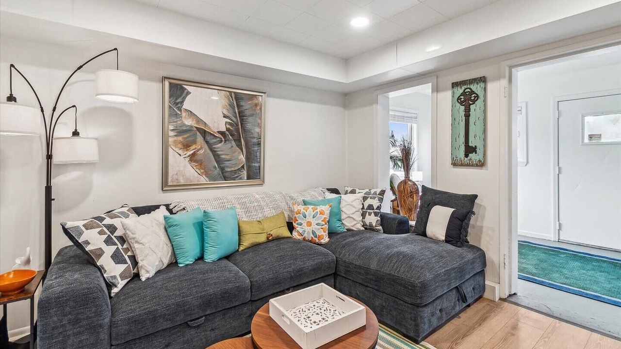 Photo of Livingroom in Bay City