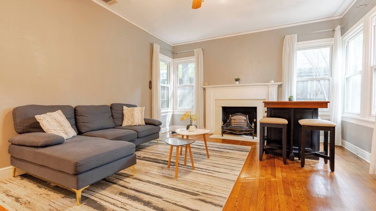 Photo of Livingroom in Cherrywood