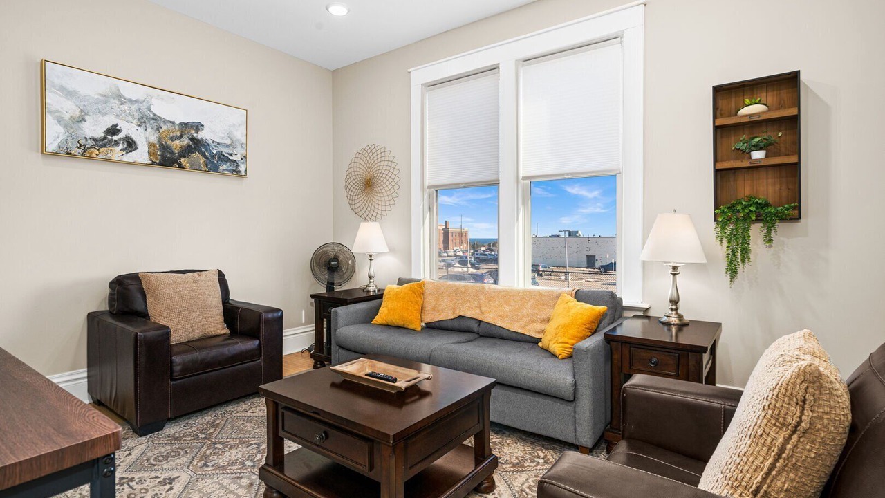Photo of Livingroom in East Hillside