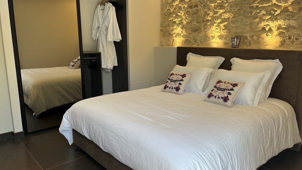 Photo of Bedroom in Caderousse