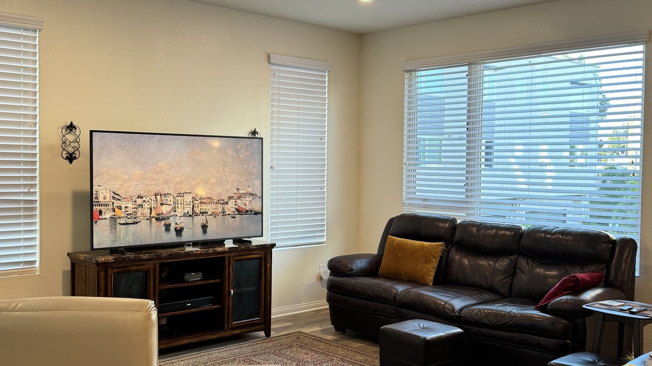 Photo of Livingroom in Downey