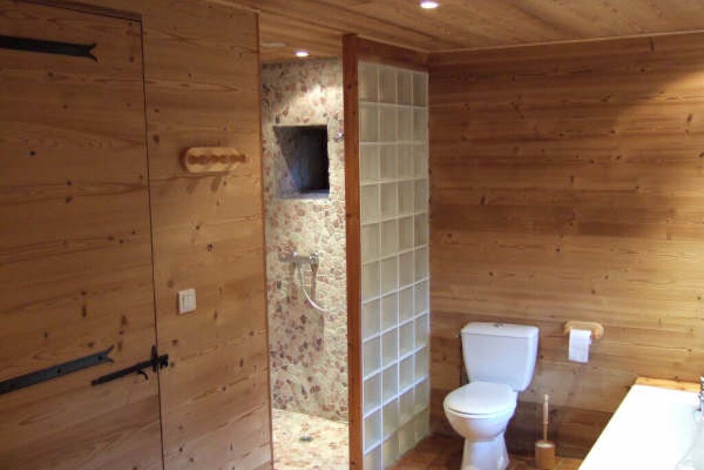Photo of Bathroom in Saint-Pierre-le-Vieux