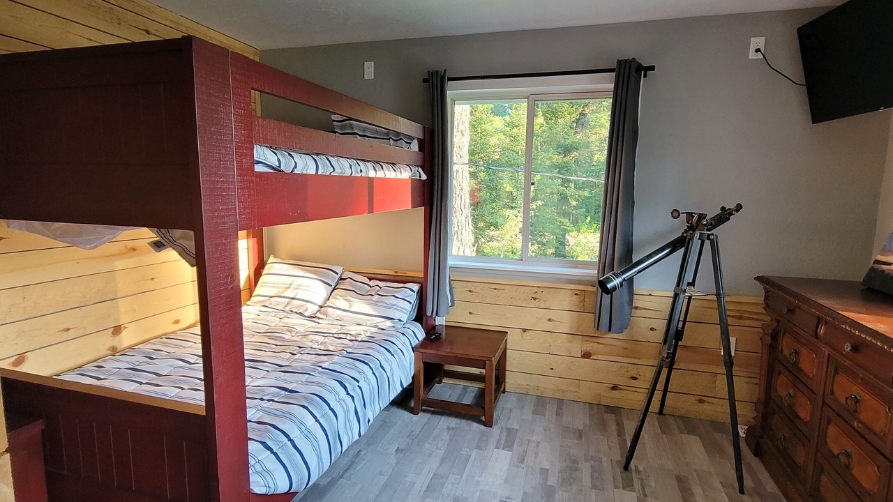 Photo of Bedroom in Grayling