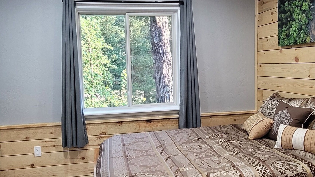 Photo of Bedroom in Grayling